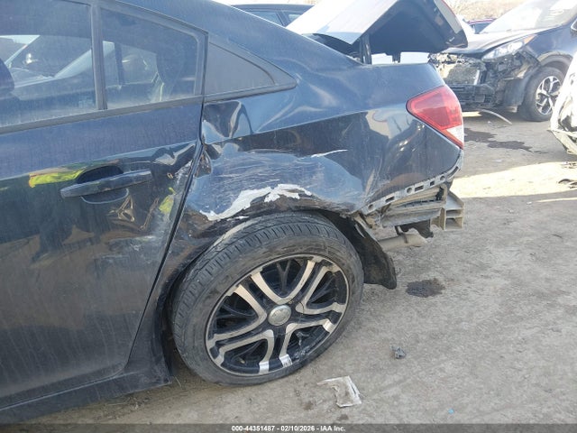 2016 CHEVROLET CRUZE LIMITED 1G1PC5SH4G7162911 Photo 5