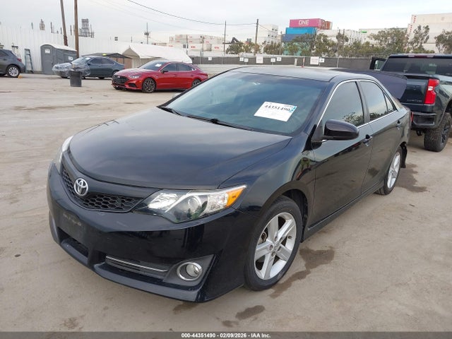 4T1BF1FKXEU412895 Toyota CAMRY SE
