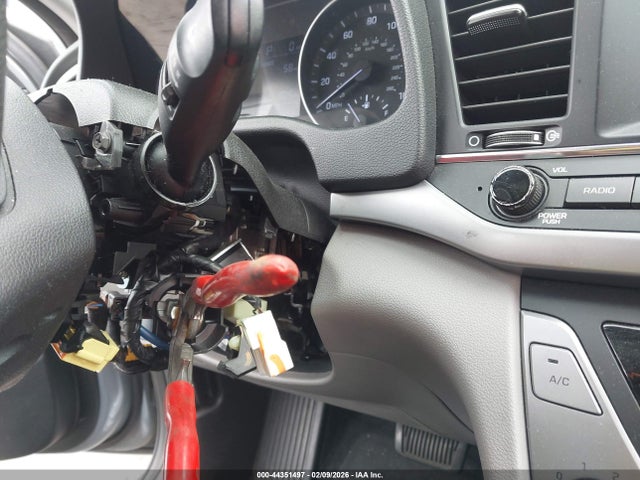 5NPD84LF0HH025626 Hyundai ELANTRA SE