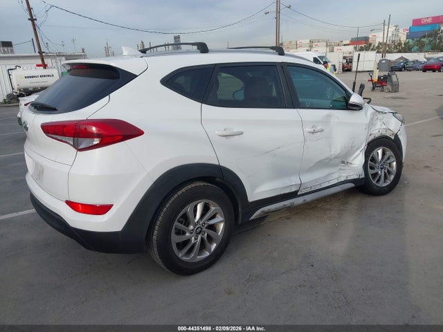 KM8J33A4XHU512606 Hyundai Tucson Se Plus