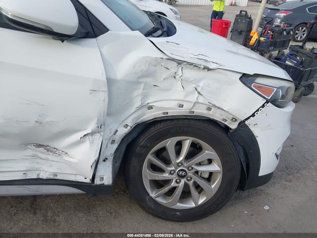 KM8J33A4XHU512606 Hyundai Tucson Se Plus