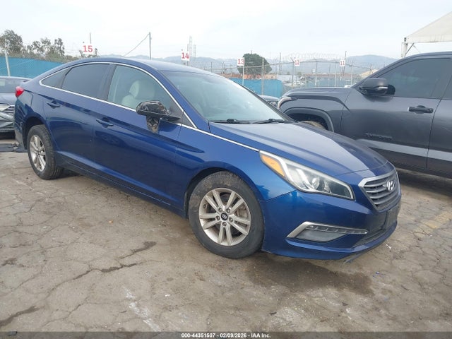 Hyundai SONATA SE 2015 5NPE24AF5FH231630 Image 1