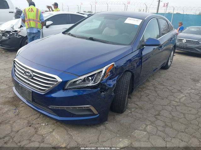 Hyundai SONATA SE 2015 5NPE24AF5FH231630 Image 2