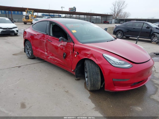 44351511 :رقم المزاد ، 5YJ3E1EB9NF258735 vin ، 2022 Tesla Model 3 Long Range Dual Motor All-wheel Drive مزاد بيع