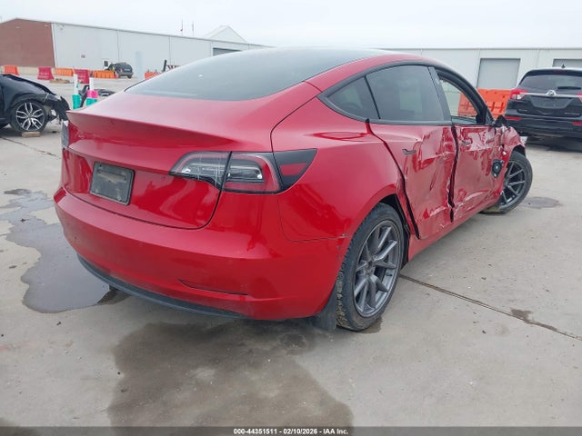 44351511 :رقم المزاد ، 5YJ3E1EB9NF258735 vin ، 2022 Tesla Model 3 Long Range Dual Motor All-wheel Drive مزاد بيع