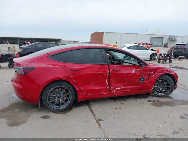 44351511 :رقم المزاد ، 5YJ3E1EB9NF258735 vin ، 2022 Tesla Model 3 Long Range Dual Motor All-wheel Drive مزاد بيع