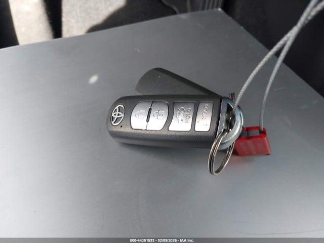 3MYDLBYV4JY300265 Toyota YARIS IA