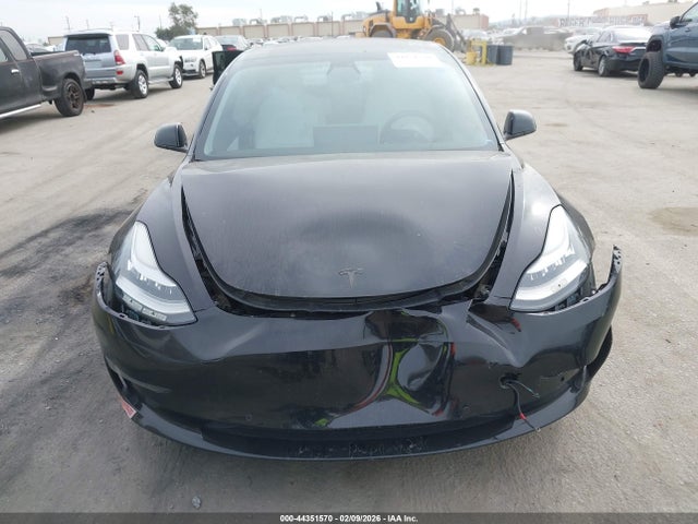 Продажа на аукционе авто 2019 Tesla Model 3 Long Range/mid Range/standard Range/standard Range Plus, vin: 5YJ3E1EA8KF402648, номер лота: 44351570