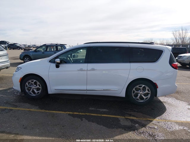 Chrysler Pacifica Limited 2023 2C4RC1GG7PR530876 Image 14