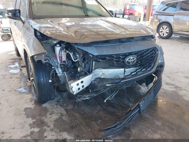 5TDLZRBH9MS127620 Toyota Highlander Xse