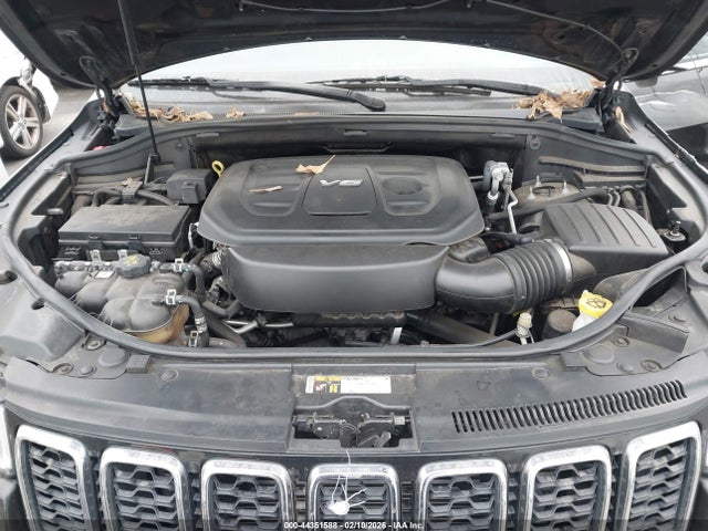 1C4RJEAG2HC696397 Jeep Grand Cherokee Laredo 4x2