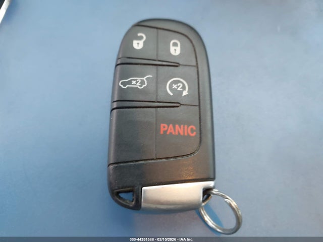 1C4RJEAG2HC696397 Jeep Grand Cherokee Laredo 4x2
