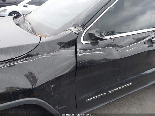 1C4RJEAG2HC696397 Jeep Grand Cherokee Laredo 4x2