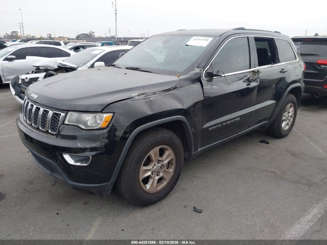1C4RJEAG2HC696397 Jeep Grand Cherokee Laredo 4x2