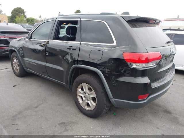 1C4RJEAG2HC696397 Jeep Grand Cherokee Laredo 4x2