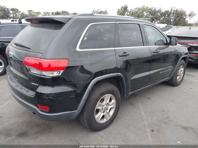1C4RJEAG2HC696397 Jeep Grand Cherokee Laredo 4x2