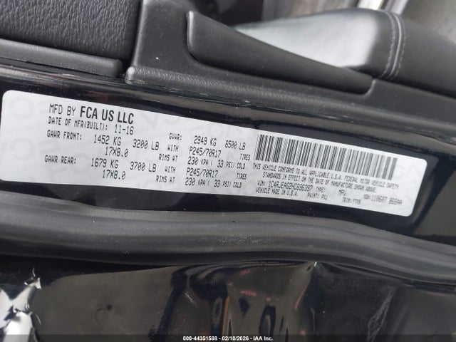 1C4RJEAG2HC696397 Jeep Grand Cherokee Laredo 4x2