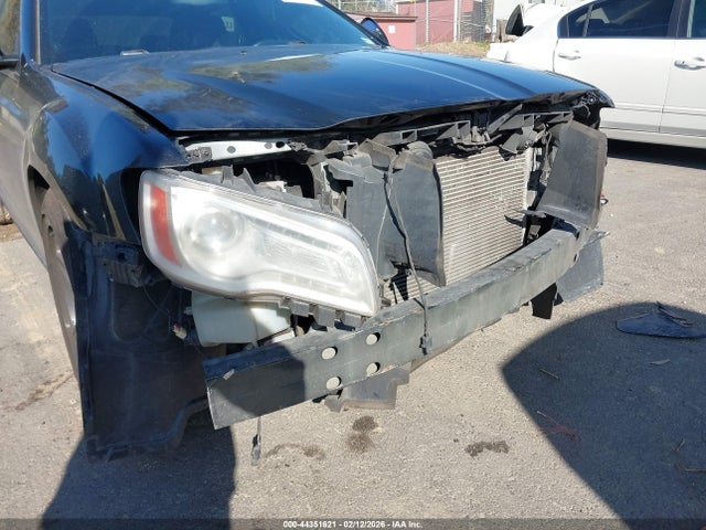 Продажа на аукционе авто 2013 Chrysler 300 Motown, vin: 2C3CCAAGXDH515177, номер лота: 44351621