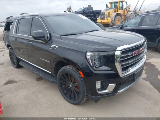 2021 GMC YUKON XL 1GKS1GKD0MR236894