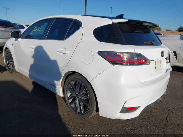 JTHKD5BH7E2196638 Lexus CT 200H