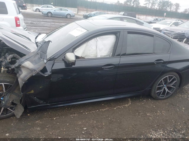 2021 Bmw M550i Xdrive მანქანა იყიდება აუქციონზე, vin: WBA13BK09MCF03910, აუქციონის ნომერი: 44351707