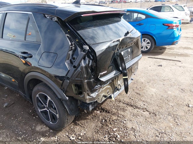 KNDCR3LE8R5154645 KIA NIRO EX