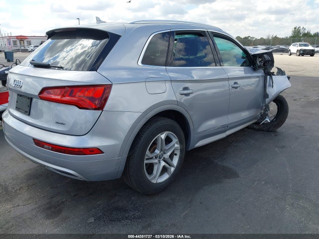 2019 AUDI Q5 WA1ANAFY2K2115385 Photo 3