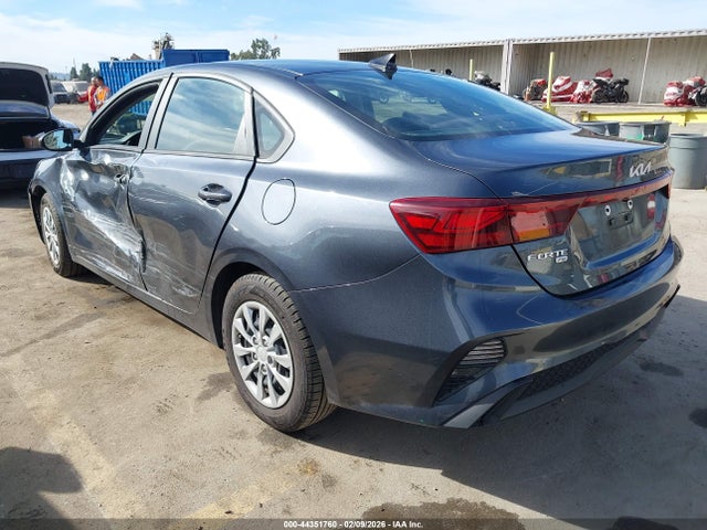KIA FORTE FE 2022 3KPF24AD3NE483902 Image 3