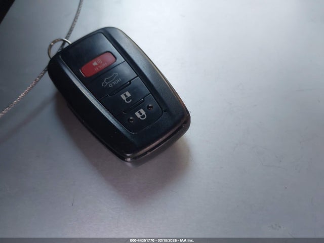JTMB6RFV0ND532637 Toyota Rav4 Hybrid Xle Premium