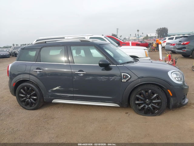 Mini Countryman Cooper S 2019 WMZYT3C52K3E95986 Image 13