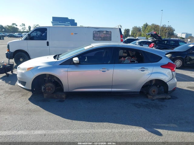 Ford FOCUS SE 2016 1FADP3K22GL268849 Image 13