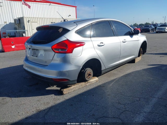 Ford FOCUS SE 2016 1FADP3K22GL268849 Image 4