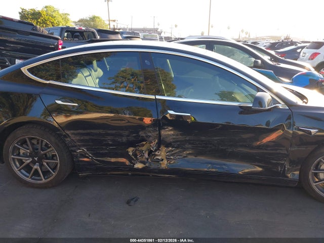 Tesla Model 3 Long Range/mid Range 2018 5YJ3E1EA5JF173442 Image 13