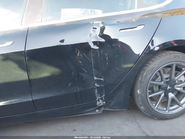 Tesla Model 3 Long Range/mid Range 2018 5YJ3E1EA5JF173442 Image 19