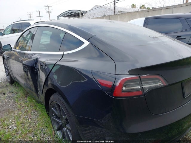 2018 TESLA MODEL 3 5YJ3E1EA5JF173442 Photo 2