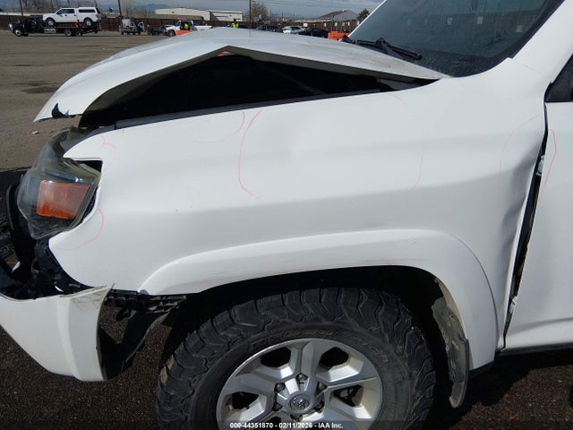JTEBU5JR3E5195864 Toyota 4RUNNER SR5