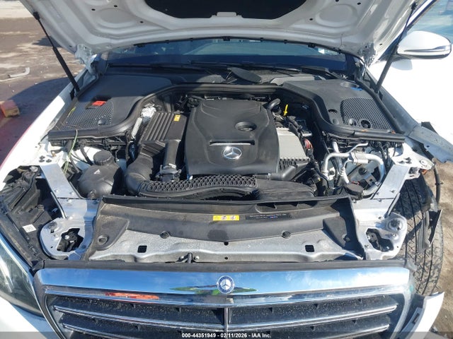WDDZF4KB5HA132808 Mercedes-Benz E 300 4matic