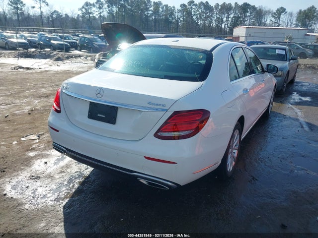 WDDZF4KB5HA132808 Mercedes-Benz E 300 4matic