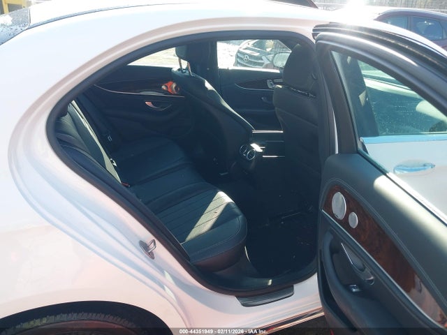 WDDZF4KB5HA132808 Mercedes-Benz E 300 4matic
