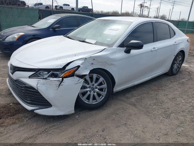 4T1B11HK0JU084800 Toyota CAMRY LE
