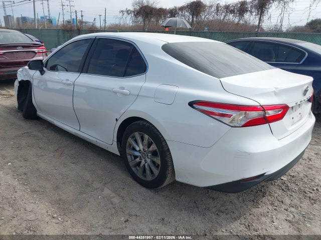 4T1B11HK0JU084800 Toyota CAMRY LE