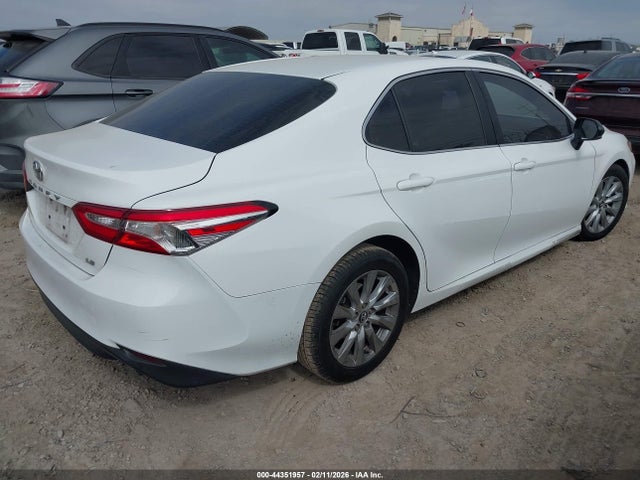 4T1B11HK0JU084800 Toyota CAMRY LE