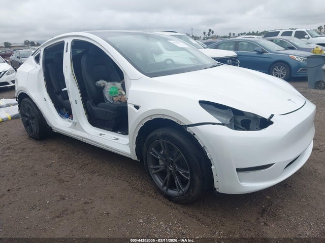 2024 TESLA MODEL Y 7SAYGDED2RF192217 Photo 0
