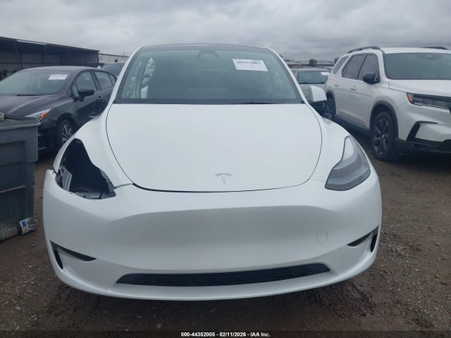 Auction sale of the 2024 Tesla Model Y, vin: 7SAYGDED2RF192217, lot number: 44352005