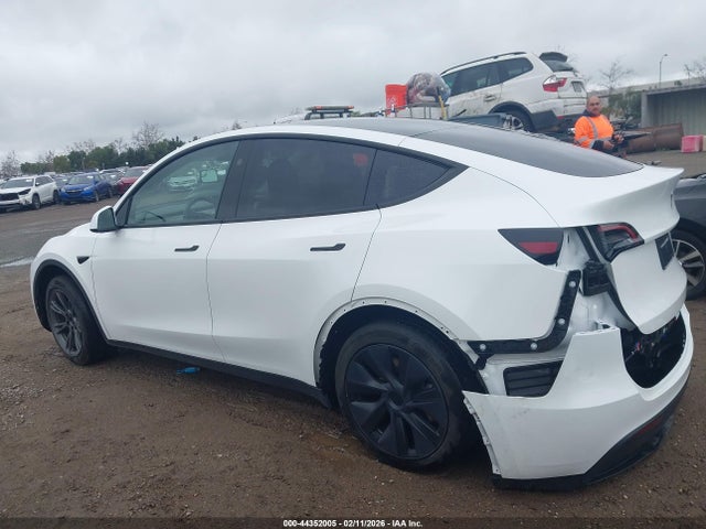 Auction sale of the 2024 Tesla Model Y, vin: 7SAYGDED2RF192217, lot number: 44352005