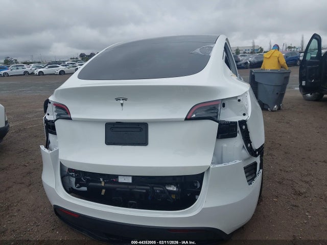 Auction sale of the 2024 Tesla Model Y, vin: 7SAYGDED2RF192217, lot number: 44352005