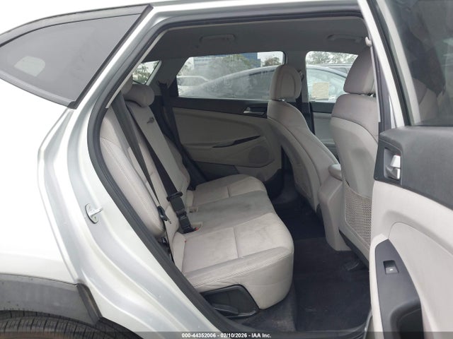 2018 HYUNDAI TUCSON KM8J33A42JU680407 Photo 7