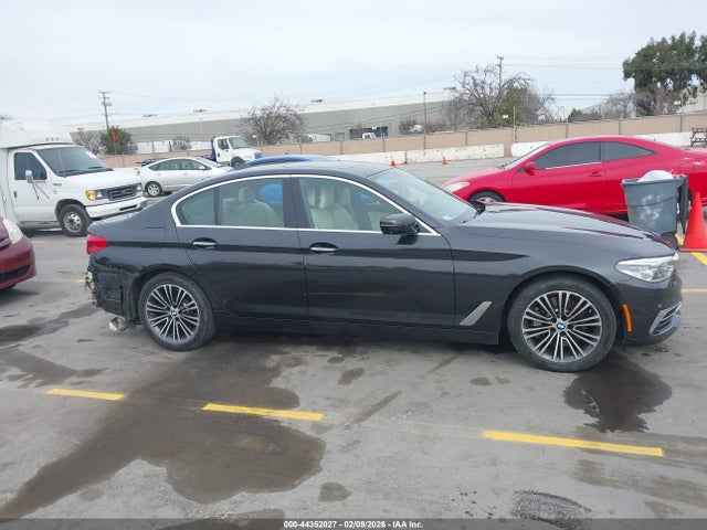 WBAJE5C30HG915150 BMW 540I