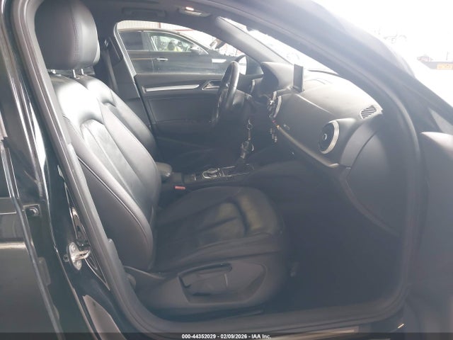 2017 AUDI A3 WAUAUGFF5H1028800 Photo 4