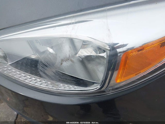 1FADP3K25JL251051 Ford FOCUS SE